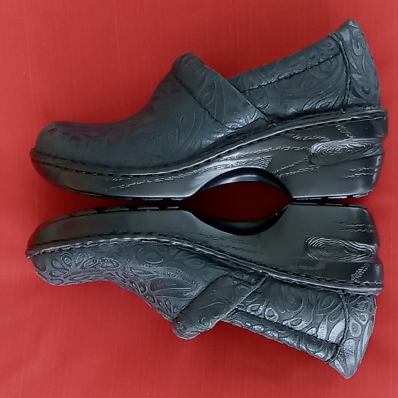 BOC Born Concept  Women's Peggy Charcoal Gray Clog Embossed Detail Size 6/ 36.5 - Picture 6 of 9